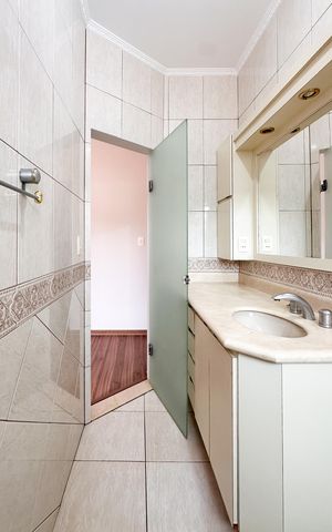 Casa para alugar com 144m², 2 quartos e 2 vagas Casa para alugar com 144m², 2 quartos e 2 vagasBanheiro da Suíte