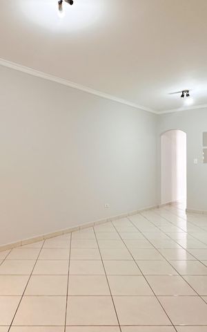 Casa para alugar com 144m², 2 quartos e 2 vagas Casa para alugar com 144m², 2 quartos e 2 vagasSala