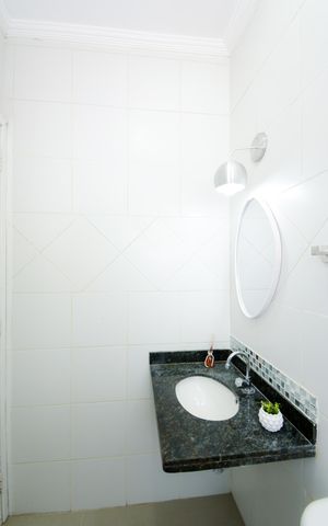 Casa de condomínio para alugar com 80m², 3 quartos e 2 vagasBanheiro da Suíte