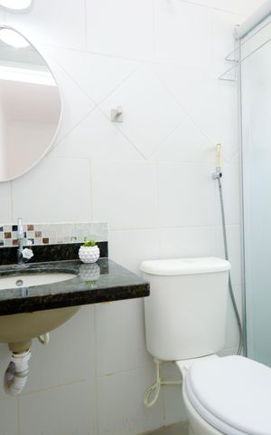 Casa de condomínio para alugar com 80m², 3 quartos e 2 vagasBanheiro da Suíte