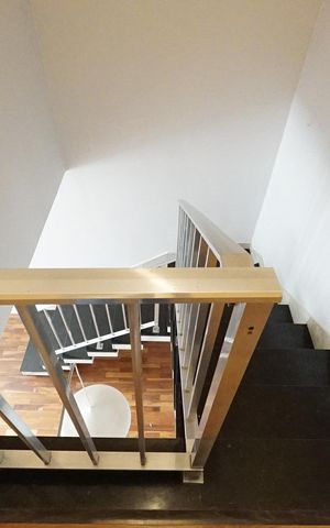 Casa para alugar com 270m², 2 quartos e 1 vagaEscada