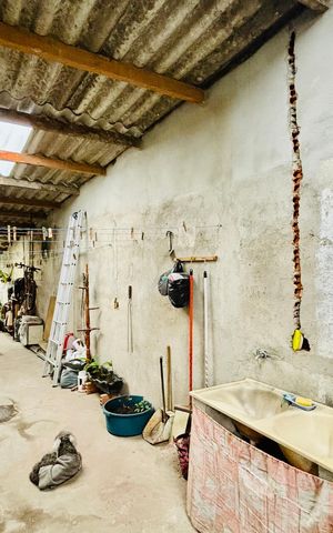Casa à venda com 59m², 3 quartos e 2 vagas Casa à venda com 59m², 3 quartos e 2 vagasQuintal