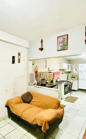 Casa à venda com 59m², 3 quartos e 2 vagas Casa à venda com 59m², 3 quartos e 2 vagasSala