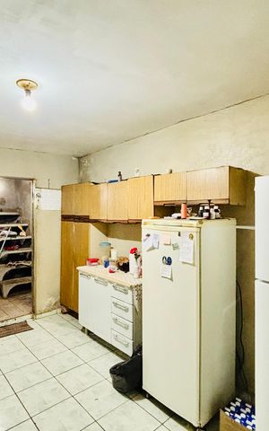 Casa à venda com 59m², 3 quartos e 2 vagas Casa à venda com 59m², 3 quartos e 2 vagasCozinha