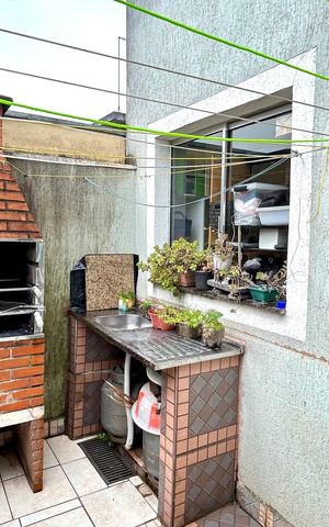Casa à venda com 300m², 3 quartos e 7 vagas Casa à venda com 300m², 3 quartos e 7 vagasQuintal