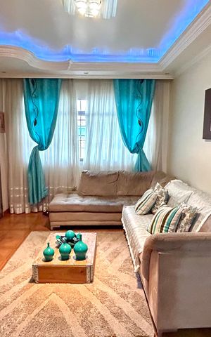 Casa à venda com 300m², 3 quartos e 7 vagas Casa à venda com 300m², 3 quartos e 7 vagasSala