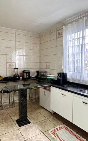 Casa à venda com 300m², 3 quartos e 7 vagas Casa à venda com 300m², 3 quartos e 7 vagasCozinha
