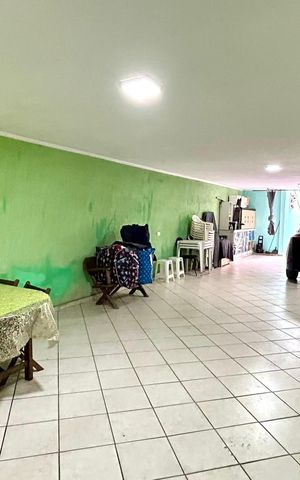 Casa à venda com 300m², 3 quartos e 7 vagas Casa à venda com 300m², 3 quartos e 7 vagasGaragem