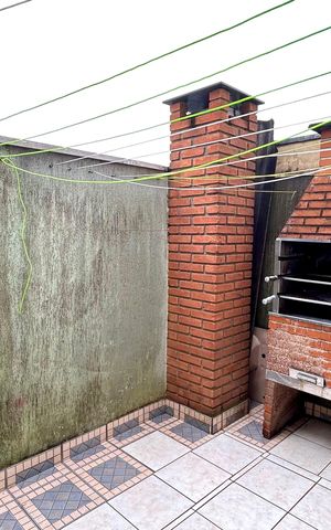 Casa à venda com 300m², 3 quartos e 7 vagas Casa à venda com 300m², 3 quartos e 7 vagasQuintal