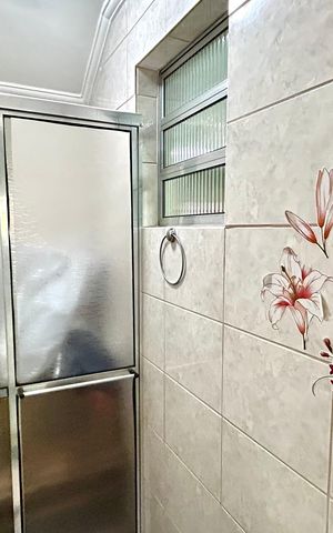 Casa à venda com 300m², 3 quartos e 7 vagas Casa à venda com 300m², 3 quartos e 7 vagasBanheiro 3