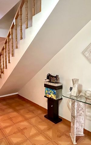 Casa à venda com 300m², 3 quartos e 7 vagas Casa à venda com 300m², 3 quartos e 7 vagasCopa