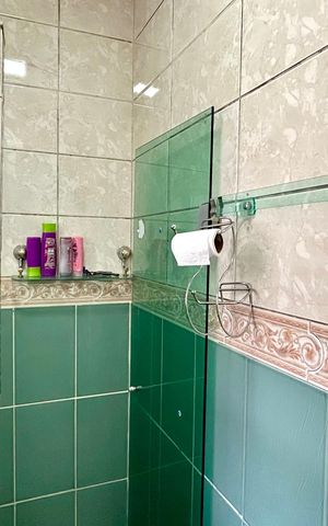 Casa à venda com 300m², 3 quartos e 7 vagas Casa à venda com 300m², 3 quartos e 7 vagasBanheiro 1