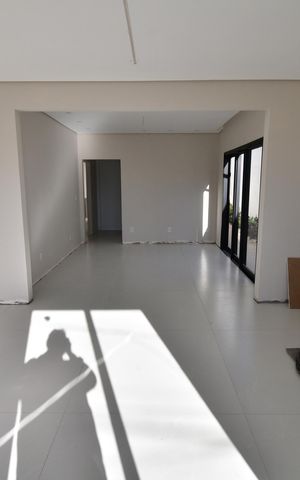 Casa à venda com 225m², 3 quartos e 4 vagasSala