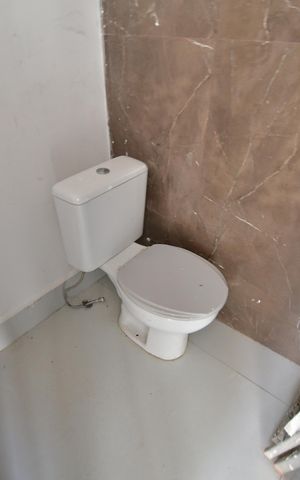 Casa à venda com 225m², 3 quartos e 4 vagasBanheiro de serviço