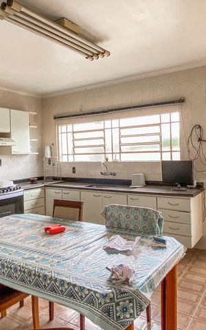 Casa à venda com 160m², 3 quartos e 4 vagasCozinha 