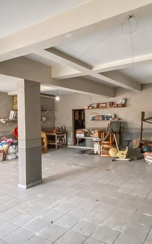 Casa à venda com 160m², 3 quartos e 4 vagasSalaom