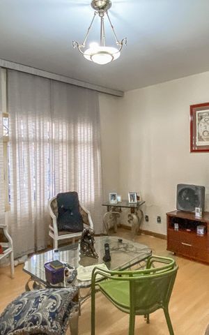 Casa à venda com 160m², 3 quartos e 4 vagasSala