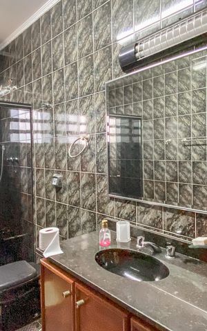 Casa à venda com 160m², 3 quartos e 4 vagasBanheiro 