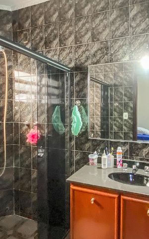 Casa à venda com 160m², 3 quartos e 4 vagasBanheiro da Suíte