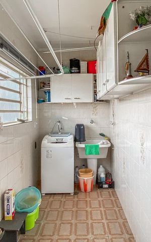 Casa à venda com 160m², 3 quartos e 4 vagasÁrea de Serviço