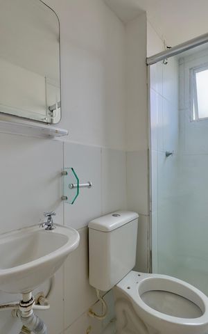Casa de condomínio para alugar com 42m², 2 quartos e 1 vaga Casa de condomínio para alugar com 42m², 2 quartos e 1 vagaBanheiro