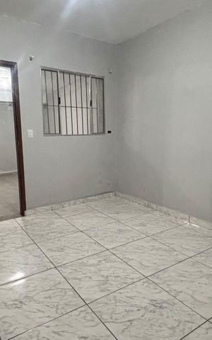 Casa para alugar com 45m², 2 quartos e sem vaga Casa para alugar com 45m², 2 quartos e sem vagaSala