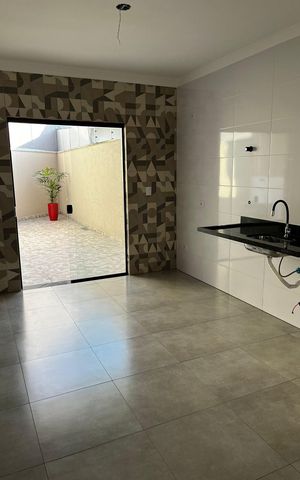 Casa à venda com 100m², 3 quartos e 2 vagas Casa à venda com 100m², 3 quartos e 2 vagasCozinha