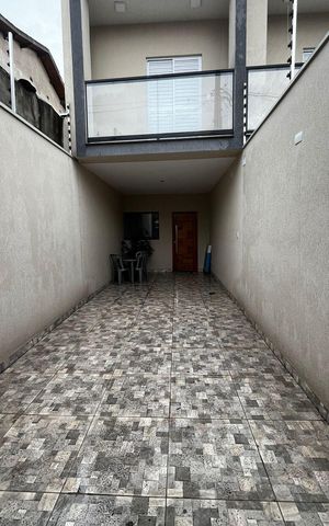 Casa à venda com 100m², 3 quartos e 2 vagas Casa à venda com 100m², 3 quartos e 2 vagasGaragem