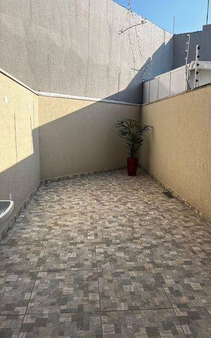 Casa à venda com 100m², 3 quartos e 2 vagas Casa à venda com 100m², 3 quartos e 2 vagasÁrea de serviço