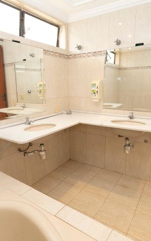 Casa para alugar com 250m², 3 quartos e 4 vagasBANHEIRO QUARTO Nº 3 - SUITE MASTER