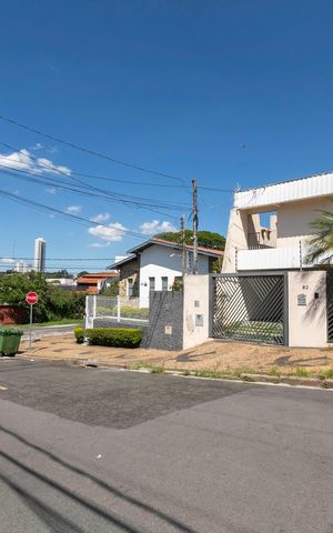 Casa para alugar com 250m², 3 quartos e 4 vagasFACHADA DO IMÓVEL
