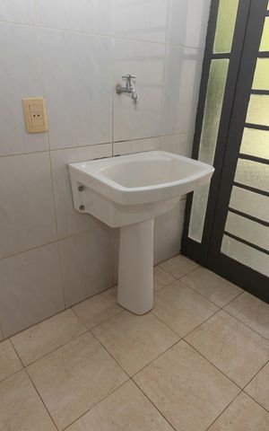 Casa para alugar com 250m², 3 quartos e 4 vagasÁREA DE SERVIÇO