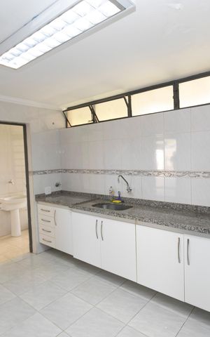 Casa para alugar com 250m², 3 quartos e 4 vagasCOZINHA