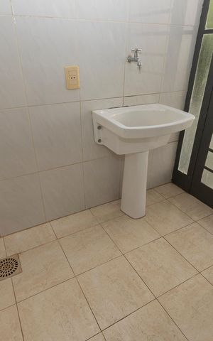 Casa para alugar com 250m², 3 quartos e 4 vagasÁREA DE SERVIÇO
