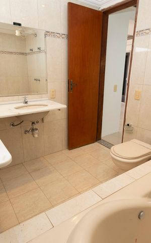 Casa para alugar com 250m², 3 quartos e 4 vagasBANHEIRO QUARTO Nº 3 - SUITE MASTER