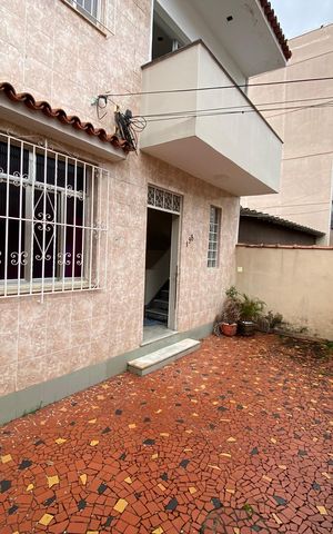 Casa à venda com 109m², 3 quartos e 1 vaga