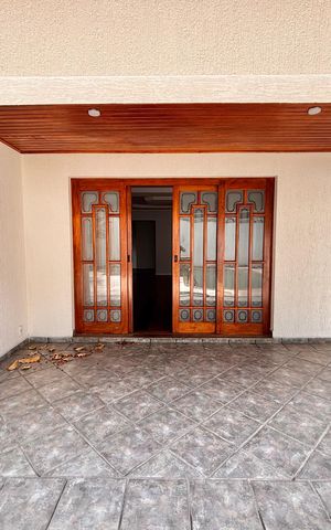 Casa de condomínio para alugar com 600m², 5 quartos e 3 vagas Casa de condomínio para alugar com 600m², 5 quartos e 3 vagasHall área da piscina