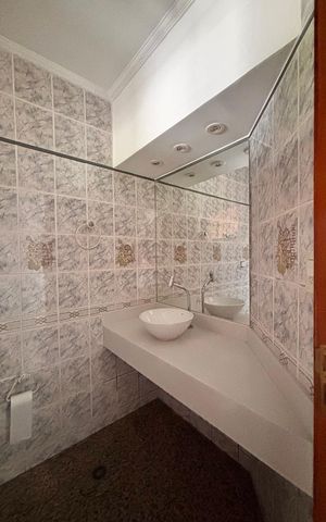 Casa de condomínio para alugar com 600m², 5 quartos e 3 vagas Casa de condomínio para alugar com 600m², 5 quartos e 3 vagasLavabo