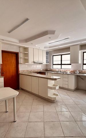 Casa de condomínio para alugar com 600m², 5 quartos e 3 vagas Casa de condomínio para alugar com 600m², 5 quartos e 3 vagasCozinha