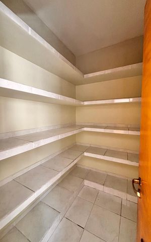 Casa de condomínio para alugar com 600m², 5 quartos e 3 vagas Casa de condomínio para alugar com 600m², 5 quartos e 3 vagasDespensa