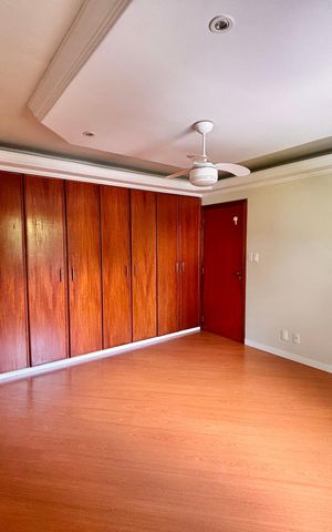 Casa de condomínio para alugar com 600m², 5 quartos e 3 vagas Casa de condomínio para alugar com 600m², 5 quartos e 3 vagasQuarto 1