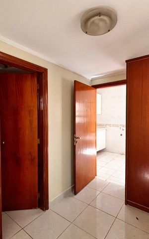 Casa de condomínio para alugar com 600m², 5 quartos e 3 vagas Casa de condomínio para alugar com 600m², 5 quartos e 3 vagasQuarto