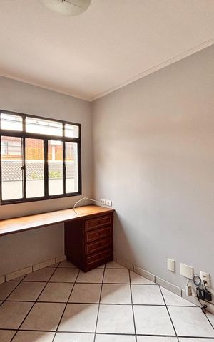 Casa de condomínio para alugar com 600m², 5 quartos e 3 vagas Casa de condomínio para alugar com 600m², 5 quartos e 3 vagasEscritório