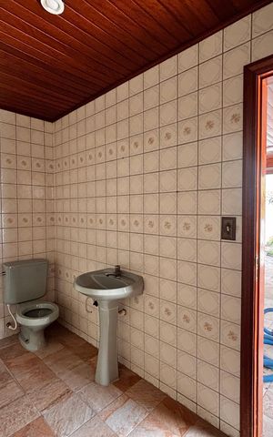 Casa de condomínio para alugar com 600m², 5 quartos e 3 vagas Casa de condomínio para alugar com 600m², 5 quartos e 3 vagasBanheiro churrasqueira