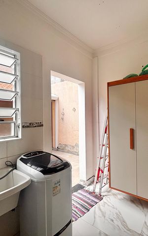 Casa à venda com 150m², 3 quartos e 5 vagas Casa à venda com 150m², 3 quartos e 5 vagasLavanderia