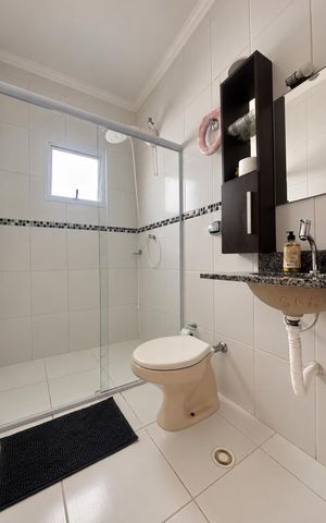 Casa à venda com 150m², 3 quartos e 5 vagas Casa à venda com 150m², 3 quartos e 5 vagasBanheiro