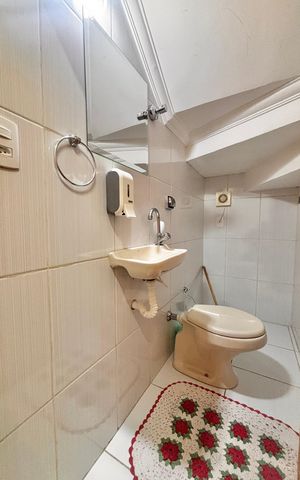 Casa à venda com 150m², 3 quartos e 5 vagas Casa à venda com 150m², 3 quartos e 5 vagasLavabo