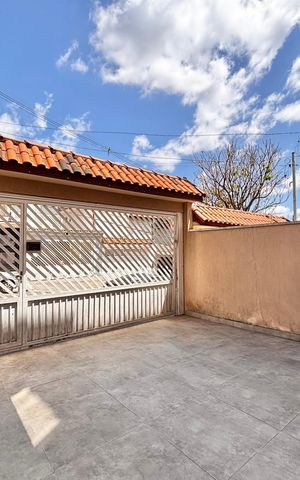 Casa à venda com 150m², 3 quartos e 5 vagas Casa à venda com 150m², 3 quartos e 5 vagasGaragem