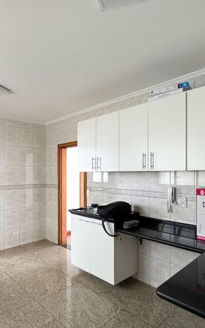 Apartamento para alugar com 160m², 3 quartos e 4 vagas Apartamento para alugar com 160m², 3 quartos e 4 vagasCozinha