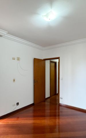 Apartamento para alugar com 160m², 3 quartos e 4 vagas Apartamento para alugar com 160m², 3 quartos e 4 vagasSuíte